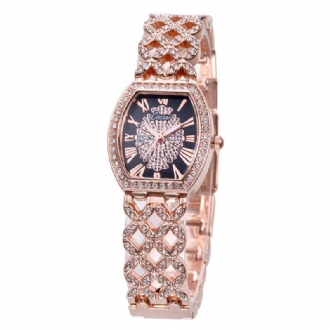 Mode Light Luxury Hollow Diamond Kvinnor Quartz Watch