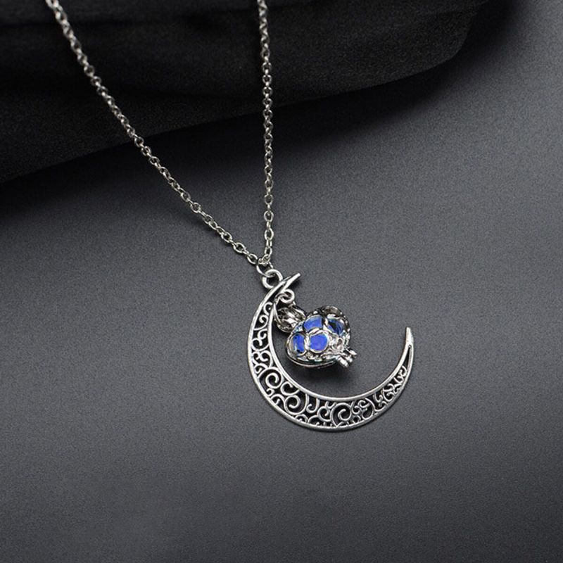 Mode Hjärtformad Hollow Luminous Pendant Halsband