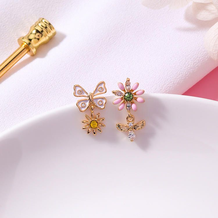 Sweet Flower Butterfly Stud Örhängen Anallergic Sterling Silver Needle Rhinestone Damörhängen