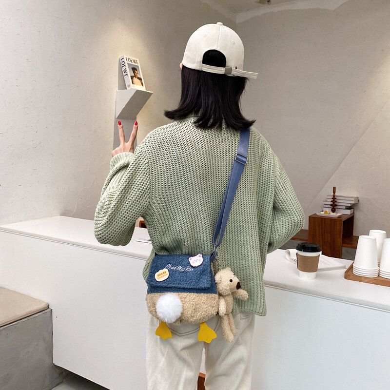 Dam Lammull Söt Mjuk Tecknad Anka Form All-match Liten Axelväska Crossbody-väska